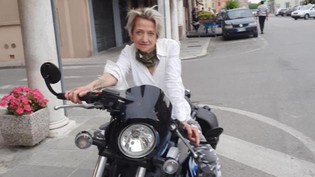 Chi era Rossella Cominotti, la donna uccisa dal marito a La Spezia con un rasoio. Lui: "Volevamo morire insieme, non ce l'ho fatta"