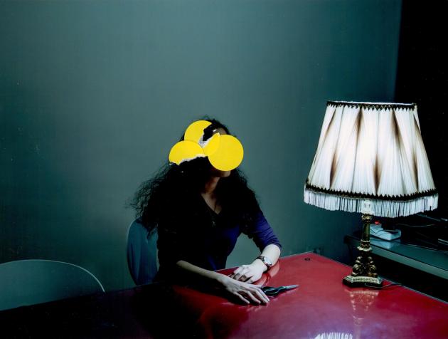Deloitte, la mostra "And They Laughted at Me" dell’artista iraniana Newsha Tavakolian apre al Mudec dal 13 dicembre
