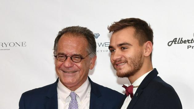 Cecchi Paone si sposa con Simone Antolini: “con sua figlia siamo una famiglia”, il web: “Una vergogna, la bimba avrebbe bisogno di una mamma”