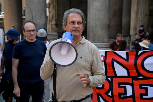 Assalto alla sede della Cgil, Castellino e Fiore di Forza Nuova condannati a 8 anni, proteste in aula