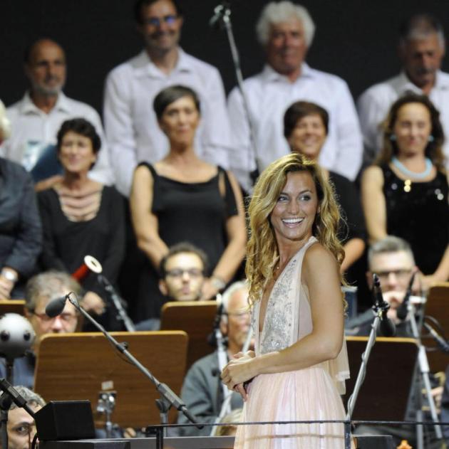 Nizza, Beatrice Venezi contestata al concerto di capodanno: “Non vogliamo fascisti”,  Marcello Veneziani: "La stupidità è infinita"