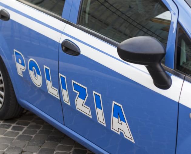 Genova, arrestato il rapinatore che terrorizzava gli anziani, aggrediva le vittime nell'androne di casa 