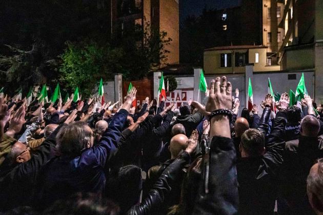 Cassazione “salva” saluto romano: “Reato solo quando è commemorativo. Rifare il processo per il caso Ramelli”