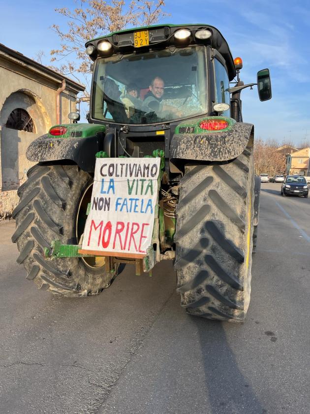 Perché la protesta dei trattori ci riguarda tutti e ciascuno di noi dovrebbe sostenerla