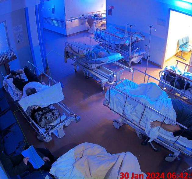 Genova, derubava i pazienti del pronto soccorso dell'ospedale San Martino, ladro incastrato dalle telecamere