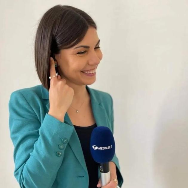 Carlotta Dessi morta per tumore fulminante, la malattia scoperta ad agosto 2023: la giornalista Mediaset aveva 35 anni