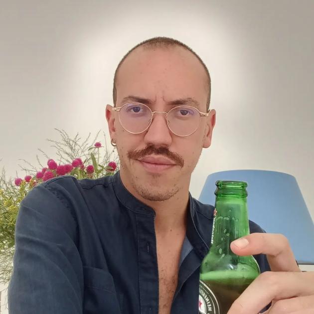 Luca dell'Atti, presidente del Museo di Ostuni si dimette, aveva postato la foto di Meloni a testa in giù