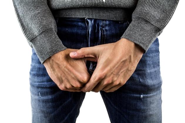Dimensioni pene regione per regione, la classifica: Liguria all'ultimo posto con una media di 13,9cm, al primo posto il Lazio con...