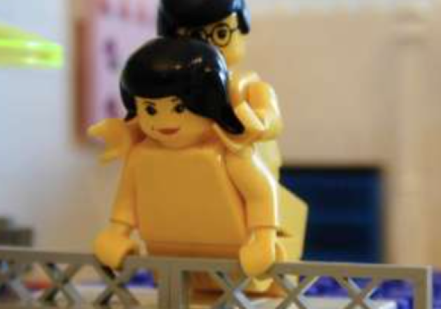 Agalmatofilia e video porno con i Lego, la nuova perversione verso i pupazzi di plastica che fanno sesso. Il web: "Dalla figa di legno alla figa di lego"