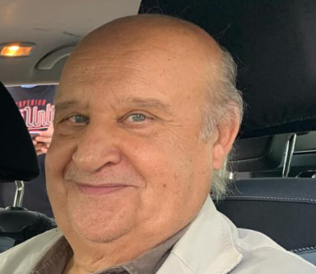 Addio a Luis Molteni, morto dopo una lunga malattia l'attore definito "Il Denny De Vito italiano": aveva 73 anni