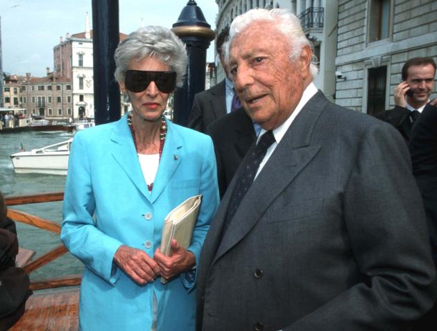 "Gianni Agnelli pronto all'adozione del nipote John Elkann, per risolvere la successione", il contenuto dell'archivio di mail "riservate" sequestrato