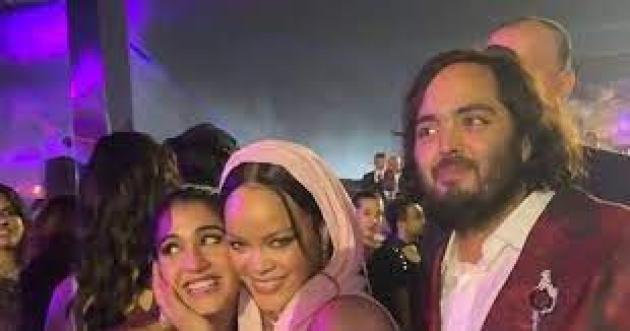 Rihanna, cachet record da 9 milioni di dollari per cantare al matrimonio dell'uomo più ricco d'Asia