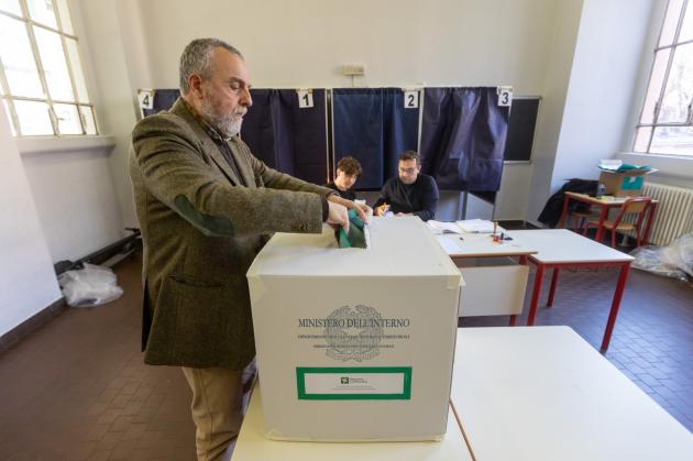 Affluenza regionali Abruzzo alle 12:00 al 15,74%, nel 2019 era al 13,36%. A L'Aquila la percentuale più alta, 16,3%