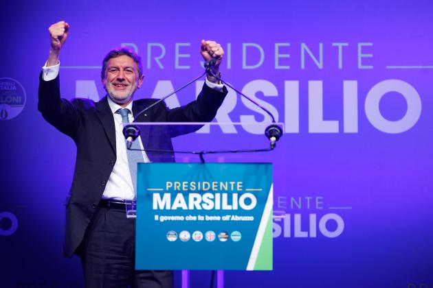 Marsilio (cdx) riconfermato presidente in Abruzzo, battuto D'Amico, 53,6% vs 46,4%: "Il campo largo non è il futuro"