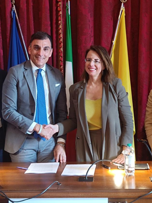 Simest e Regione Sicilia, siglato l'accordo per l’internazionalizzazione delle aziende siciliane 