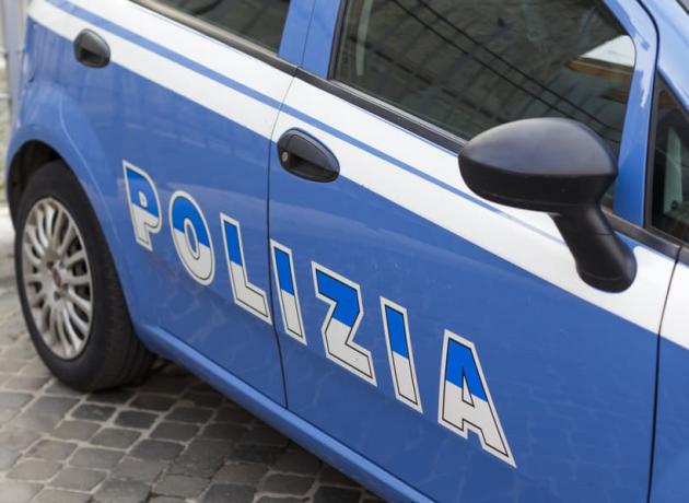 Genova, non fa l'elemosina a due clochard, pensionato picchiato a sangue all'uscita di un supermercato
