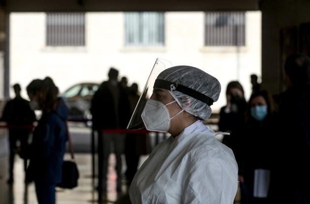 "Covid nato in laboratorio, il virus SARS-coV-2  fuggito da Wuhan" - lo studio dell'università australiana New South Wales