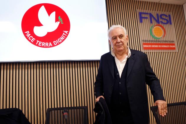 Michele Santoro si candida alle Europee e presenta la sua lista: Vauro, Odifreddi, Raniero La Valle e Nicolai Lilin