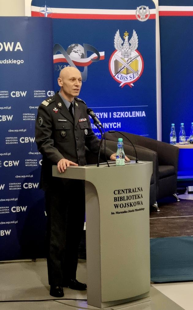 Polonia, generale Dymanowski: “La Nato ha 300.000 soldati in massima allerta, pronti all’azione in caso di aggressione del Paese”