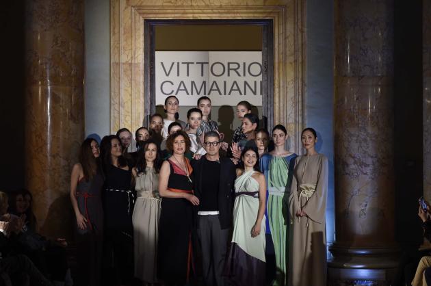 Vittorio Camaiani trionfa con la collezione Ritorno in Oriente alla Galleria del Cardinale Colonna