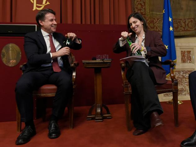 Schlein e Conte alla manifestazione sulla precarietà a Roma. Il PD costretto ad inseguire il M5S sui diritti sociali 