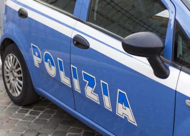 Genova, entra al Bingo e sotto minaccia estorce 250 euro al titolare, arrestato mentre gioca alle slot