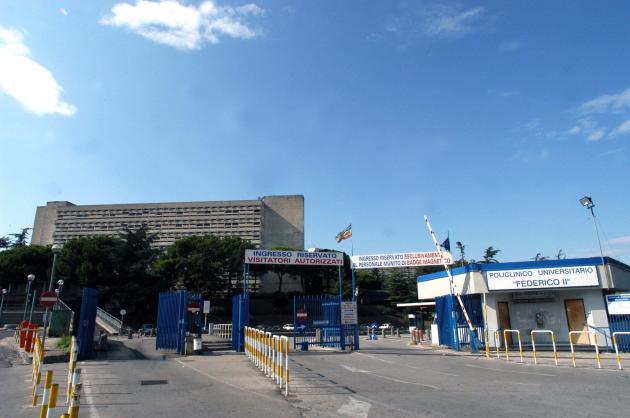 Policlinico di Napoli, 62enne morto per malore improvviso dopo lite con le guardie giurate, infarto