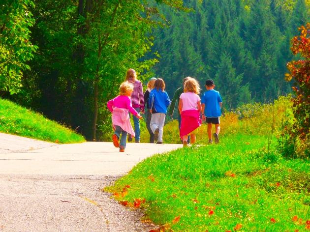 Passeggiate a sorpresa, tante idee per inseguire l’Orsa Maggiore e il “Trifolao”, tra rockstar, arcangeli e sculture genere MoMa