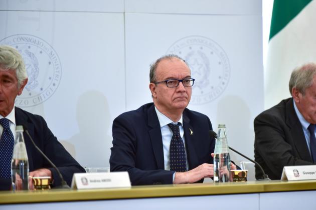 DDL Valditara, ok dal Senato, bocciatura col 5 in condotta, “esamino” col 6, multa fino a 10mila € per aggressioni a docenti - PDF