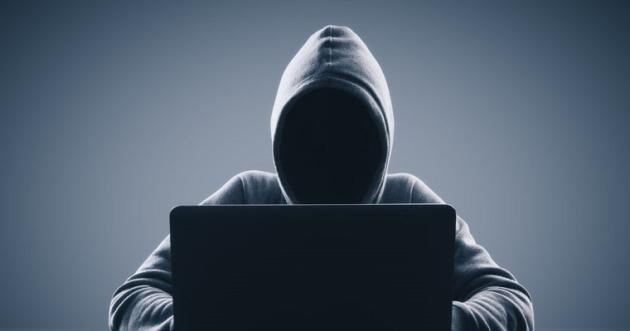 Treviso, condannati a 6 anni "i giustizieri dei pedofili", si fingevano gay per stanare le chat e malmenarli, il web: "Bisognerebbe premiarli"