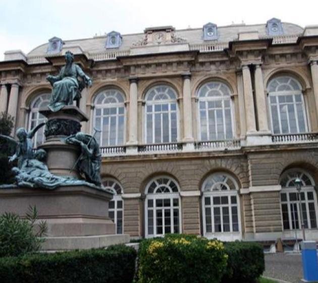 Genova, ragazzina racconta alla madre di essere stata costretta a bere e violentata a una festa tra amici