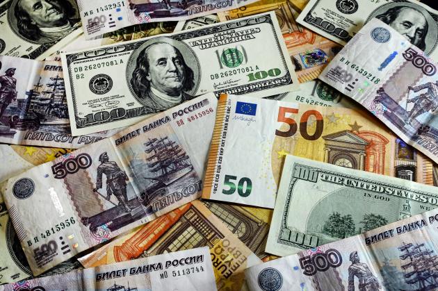 Rapporto Deficit/PIL Italia 2023 al 7,4% per i costi del Superbonus, il più alto d'Europa, debito pubblico al 137,3%