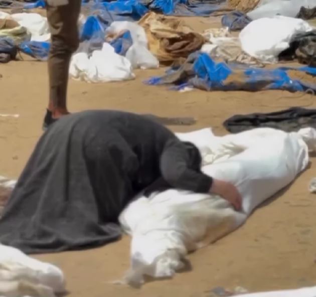 Gaza, l'orrore delle fosse comuni a Khan Younis, oltre 300 corpi sotto terra, l'Onu: "Subito inchiesta", Erdogan: "Netanyahu come Hitler"