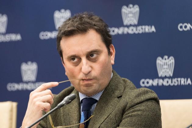 Parenzo contestato sotto studi di La7, lui fa la vittima: "Nel mirino come un criminale, clima impressionante per gli ebrei"