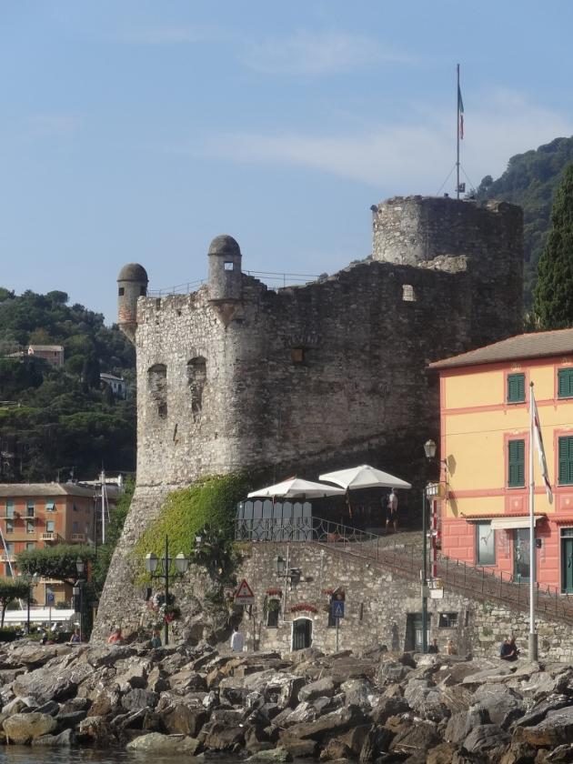 Santa Margherita Ligure spegne le antenne 5G, Donadoni: “Possibile rischio per la salute, vietato incremento campo elettromagnetico oltre i 6 volt/m"