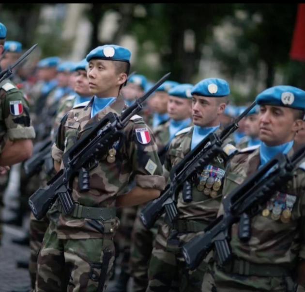 Ucraina, Macron manda truppe francesi a Slavyansk per combattere la Russia e addestrare i militari ucraini - RUMORS