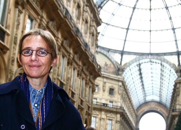 Lettera a Susanna Tamaro, si può credere nella scienza e non credere al vaccino Covid, si può essere 'no-vax' senza essere terrapiattisti: guarisca la sua miopia di giudizio