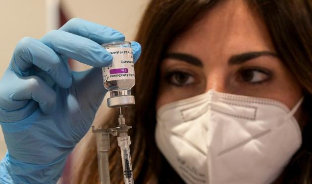 Vaccino Covid AstraZeneca, provocate oltre 80 morti per trombosi nel Regno Unito e centinaia di feriti gravi