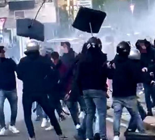 Genova, dopo gli scontri e le coltellate gli ultrà di Genoa e Samp cercano un accordo per fare la pace