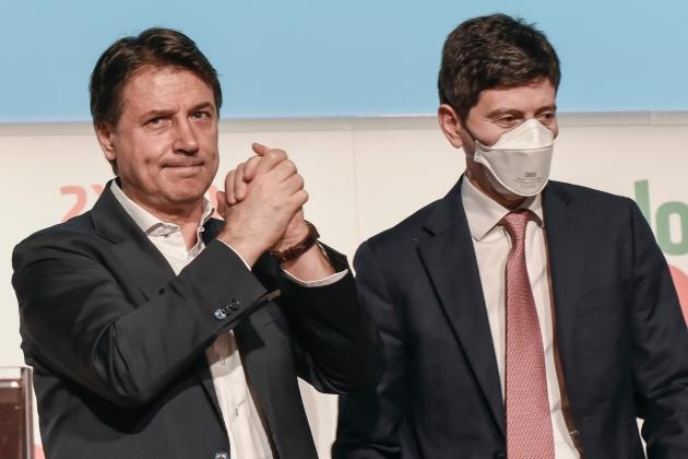 Covid, la task force: "Lockdown inutile, modello Svezia più efficace di quello Cina", ma Conte e Speranza fecero il contrario