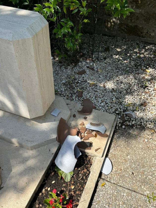 Berlinguer, vandalizzata la tomba a Roma, Elly Schlein: "Ci motiva a portarne avanti la memoria", parole incredibili