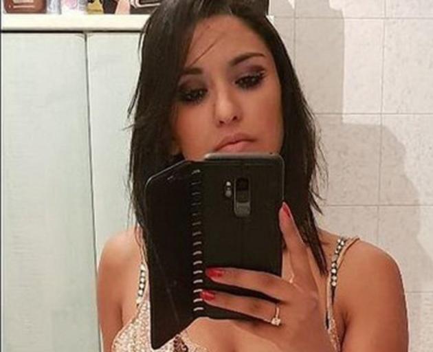 Influencer Siu è uscita dal coma e resta ricoverata in rianimazione, colpita con forbici o un cacciavite