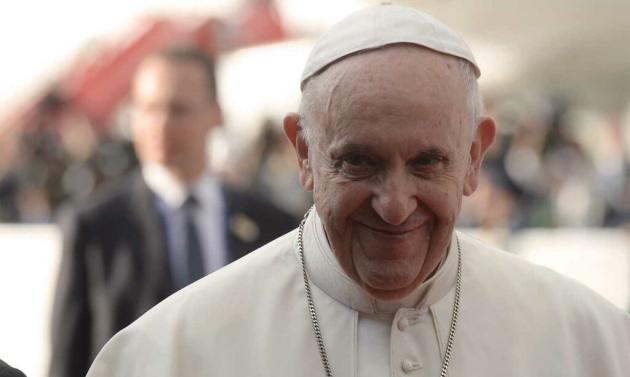 Papa Francesco sempre più politicamente scorretto, ma incredibilmente onesto: dopo la frocitudine, è il turno delle donne