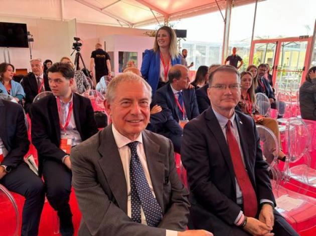 Johnson & Johnson, impegno di investimenti in Italia per cinque anni pari a 580 mln di cui 125 destinati a stabilimento di Latina