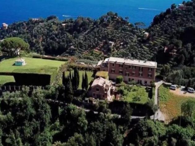 Portofino, Pier Silvio Berlusconi proprietario di villa San Sebastiano da €20mln, mutuo chiuso, 1.300 mq sospesi sul Golfo del Tigullio