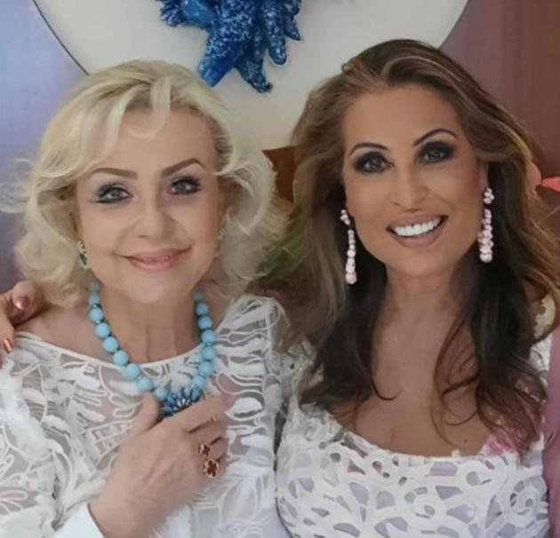 Le due signore del jet set milanese in vacanza: Daniela Iavarone e la grafologa Candida Livatino 