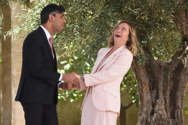 Sunak-Meloni, flirt in vista dopo G7 a Borgo Egnazia? Il premier uscente: "Vorrei condividere con lei la vita notturna dello Yorkshire"