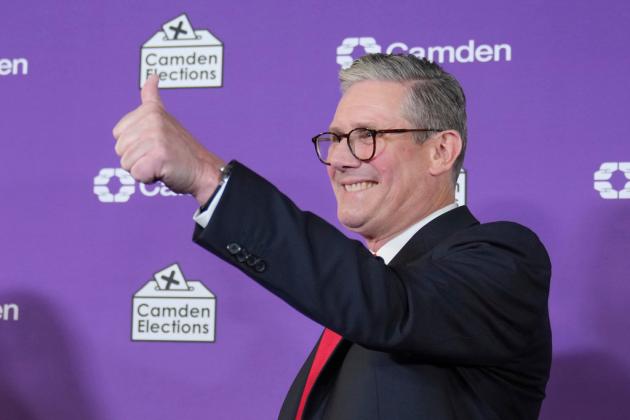 Elezioni UK 2024, exit poll: Keir Starmer trionfa, maggioranza netta dei laburisti, 410 seggi vs 131 dei conservatori 
