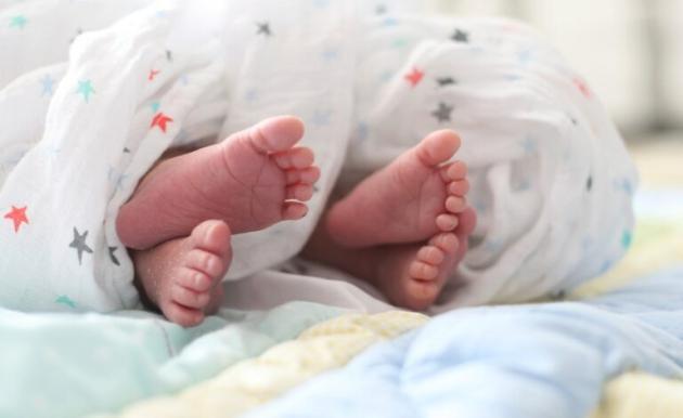 Reggio Calabria, due neonati trovati morti in un armadio avvolti in un lenzuolo, indagata 24enne per duplice infanticidio