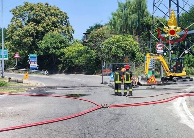 Fuga di gas a Pavia, treni cancellati o in ritardo di 2 ore per Milano e Genova, Trenitalia: “Chi può riprogrammi il viaggio”